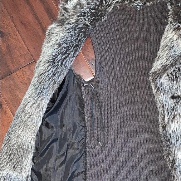 Faux Fur Knit Vest - Picture 4 of 5